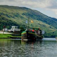 The Ros Crana barge leaving Loch Oich