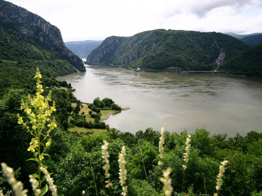 Enjoy the beauty of the Iron Gates National Park on a Bike & barge trip |  <i>B.Jovanovic</i>