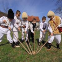 Local Serbian children in traditional costume | D.Bosnic