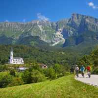 Soca Valley forms a stunning backdrop for cycling | Tomo Jesenicnik