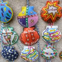 Colourful scallop shells on the Camino trail in Spain | Gesine Cheung