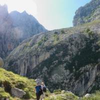 Walking through the unique Spanish mountains in the Picos de Europa. | Dkatana