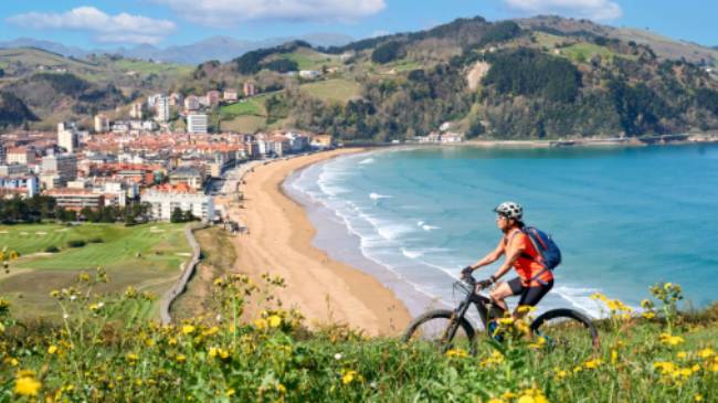 Cycling along the Camino Norte in Spain