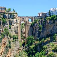 The stunning bridge in Ronda, Spain. | Makalu