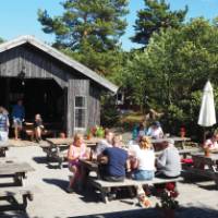 Lunch spot on Fjärdlång Island | Kathy Kostos