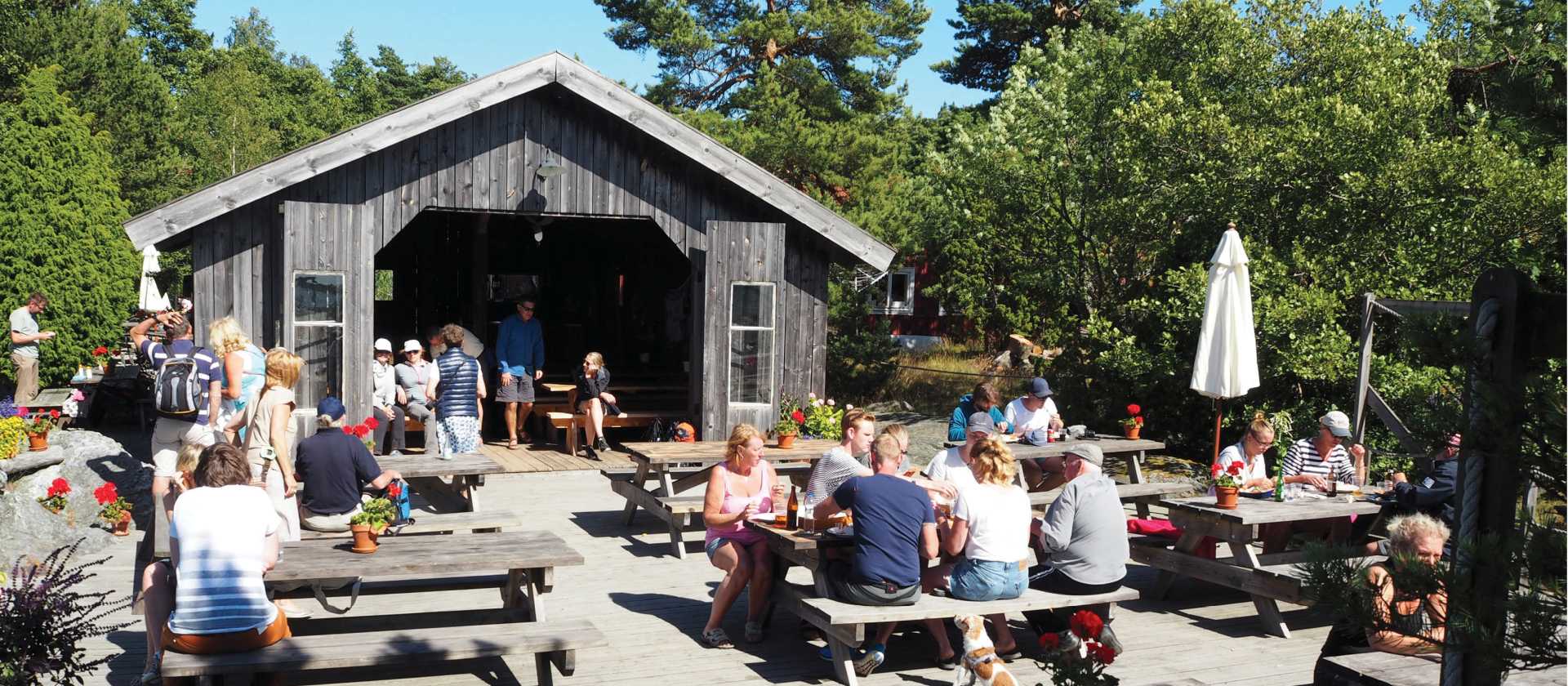 Lunch spot on Fjärdlång Island | Kathy Kostos