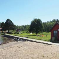 Cute lakeside scenery in Sörmland | Kathy Kostos