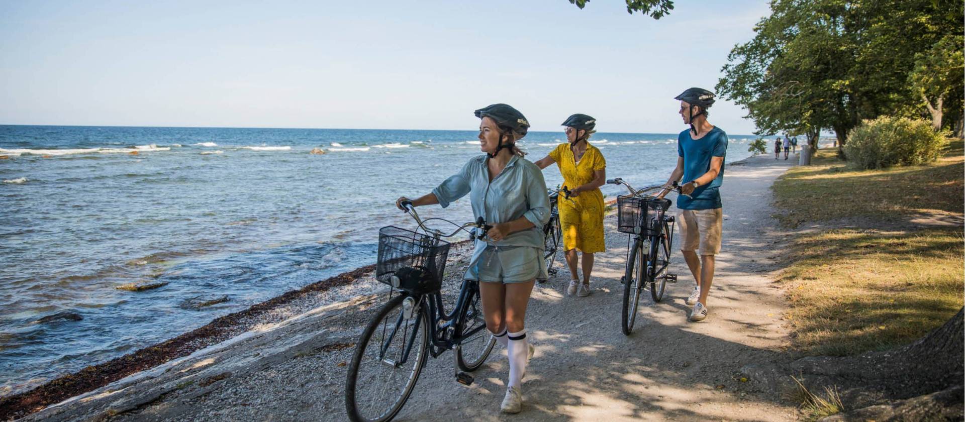 Cycling along the water's edge in Sweden | Tina Axelsson