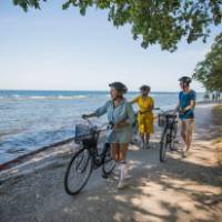 Cycling along the water's edge in Sweden | Tina Axelsson