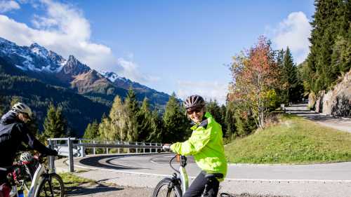 Cycling the Gotthard Pass Switzerland | @jessielphoto / www.jessieleong.co.uk