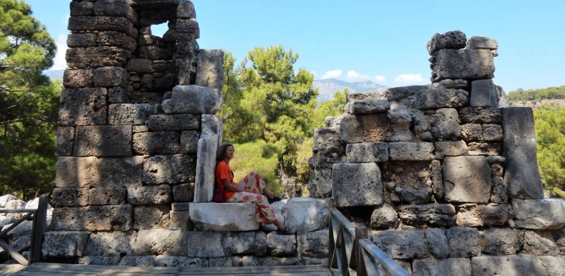 Resting at ruins on the Lycian Way |  <i>Lilly Donkers</i>