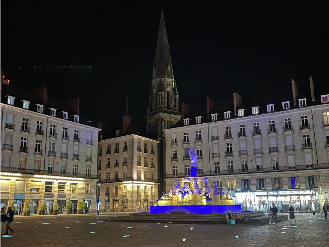 Buildings lit up for Ukraine in France |  <i>Kate Baker</i>