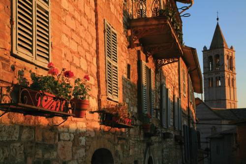 Assisi street scene