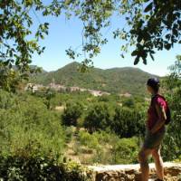 Walking on the Aracena trek | Lucy y Angel