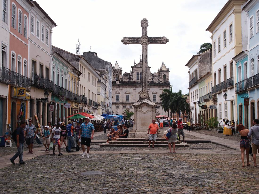 Iconic views outside the Igreja de São Francisco church |  <i>Scott Pinnegar</i>