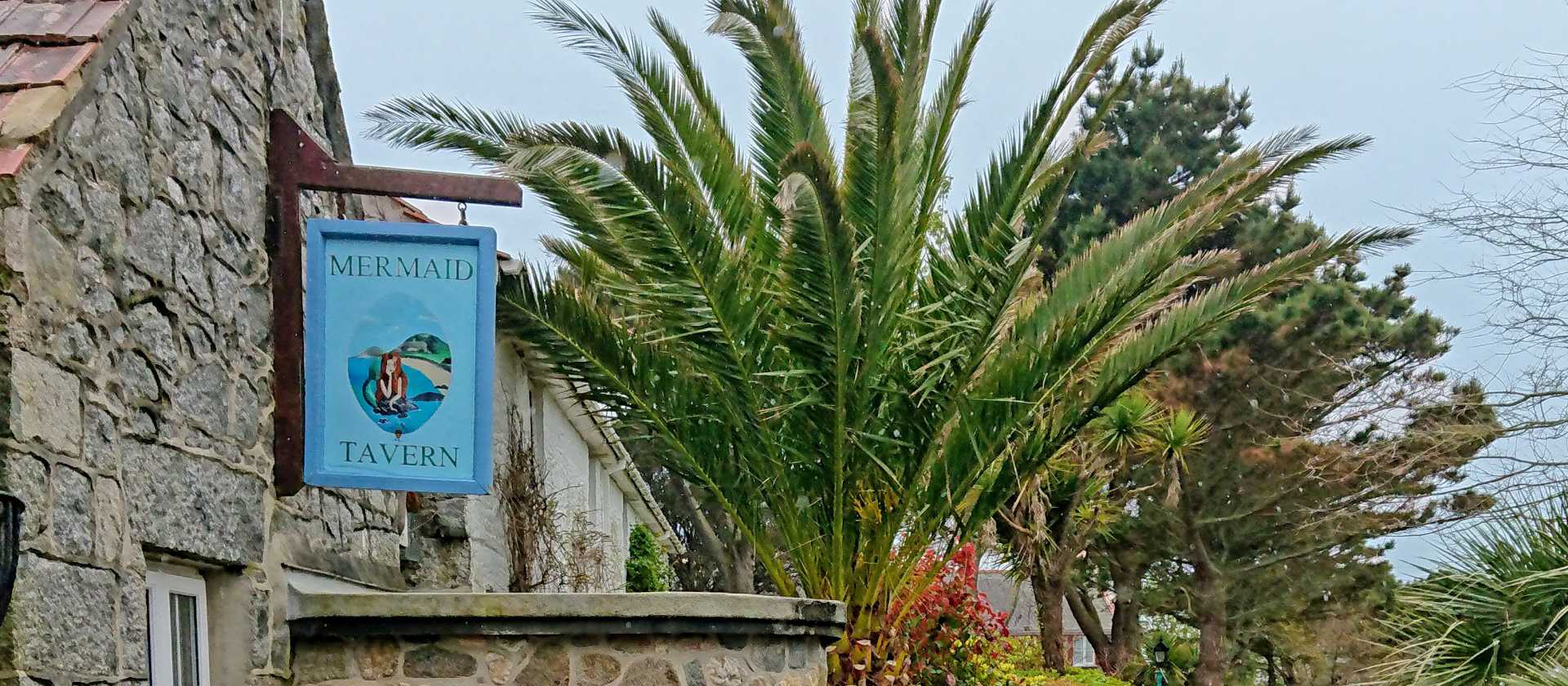Opt for an extended lunch at this popular tavern | Nathalie Thompson