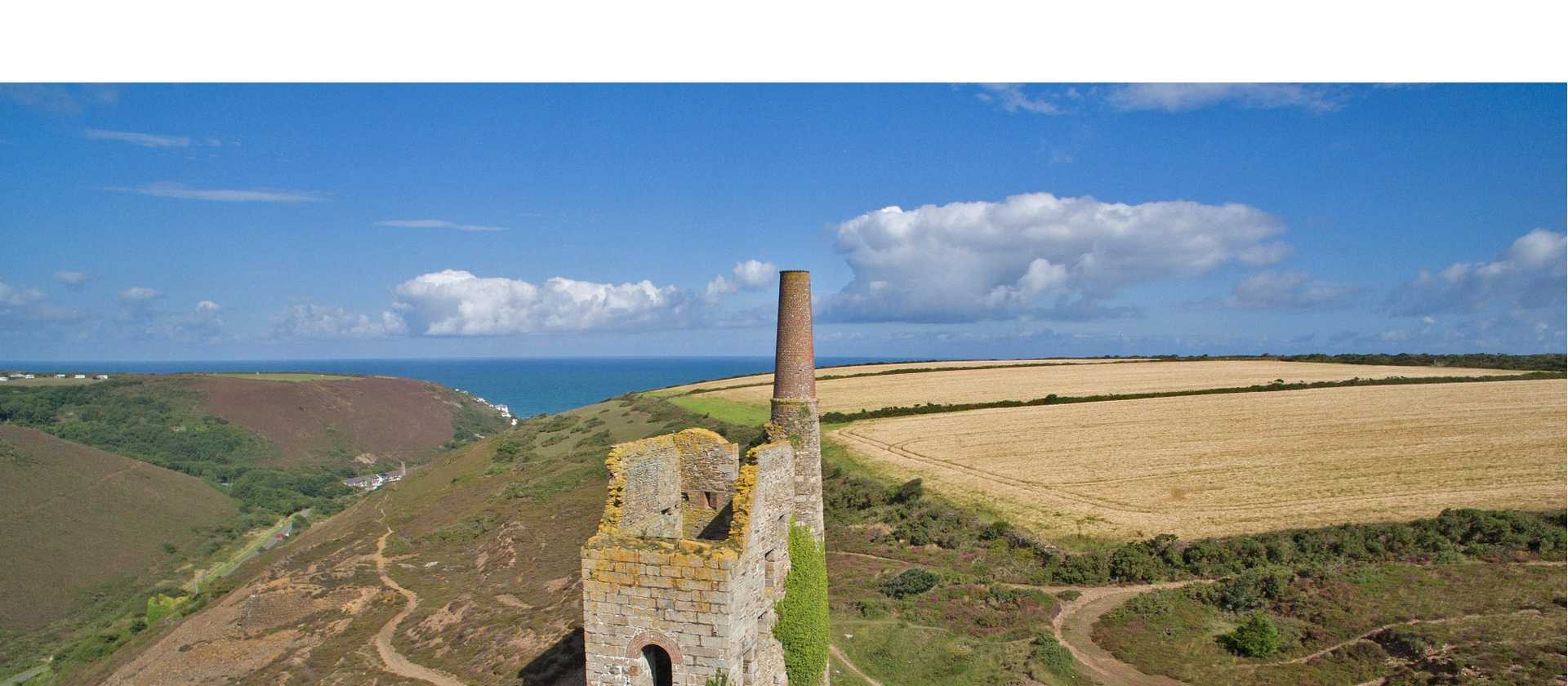 You'll find some deserted engine houses along the coastline in Cornwall | ASKULTD