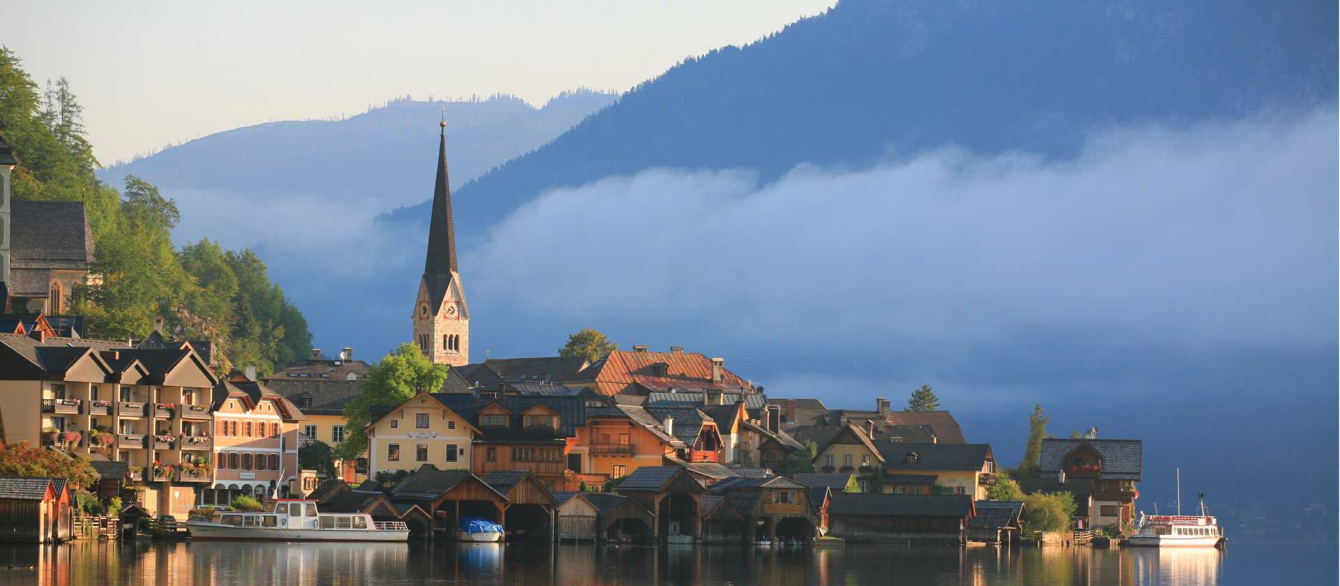 Hallstatt on the Hallstattersee lake, Austria
