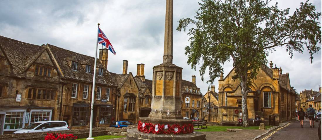 Hikers in Chipping Campden, Cotswolds |  <i>Tom McShane</i>