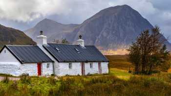 West Highland Way,Chris Dorney Blackrock Cottage in Glencoe - famous in the Scottish Highlands