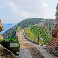 ‘La Coupee’, the dramatic walkway to Little Sark | Nathalie Thompson