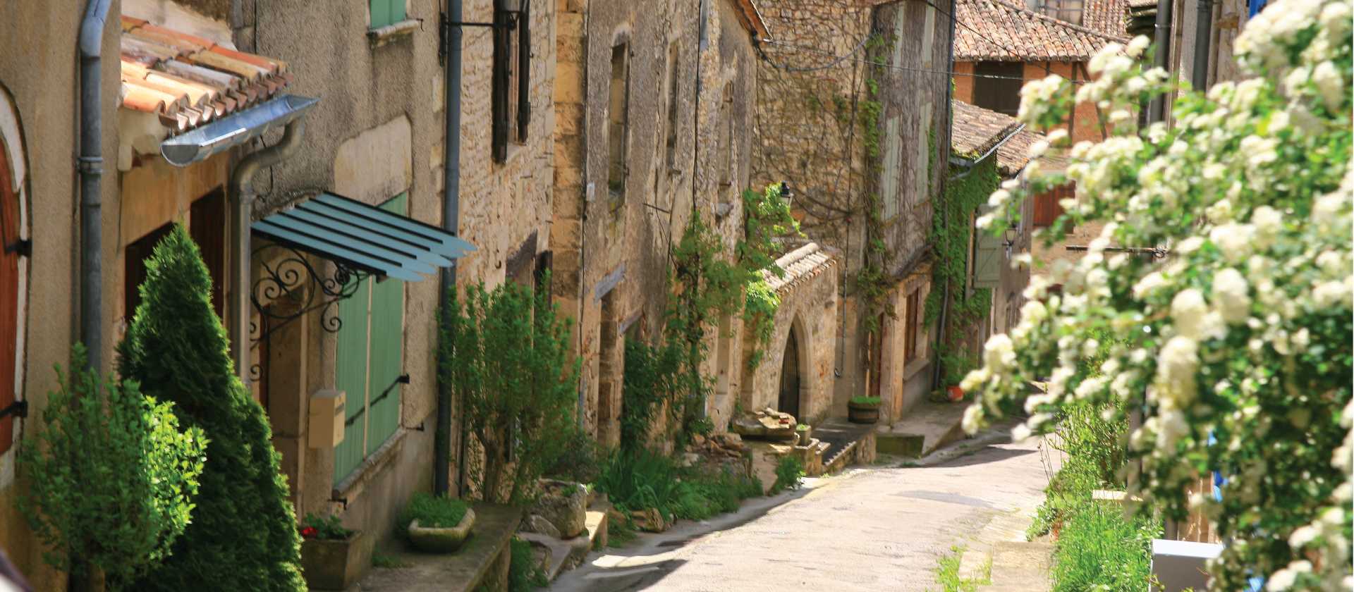 Bruniquel, pretty streets