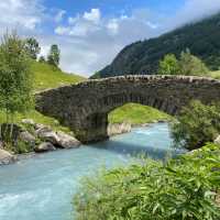 Stunning walking around Cirque de Gavarnie | Gaetan Detournay