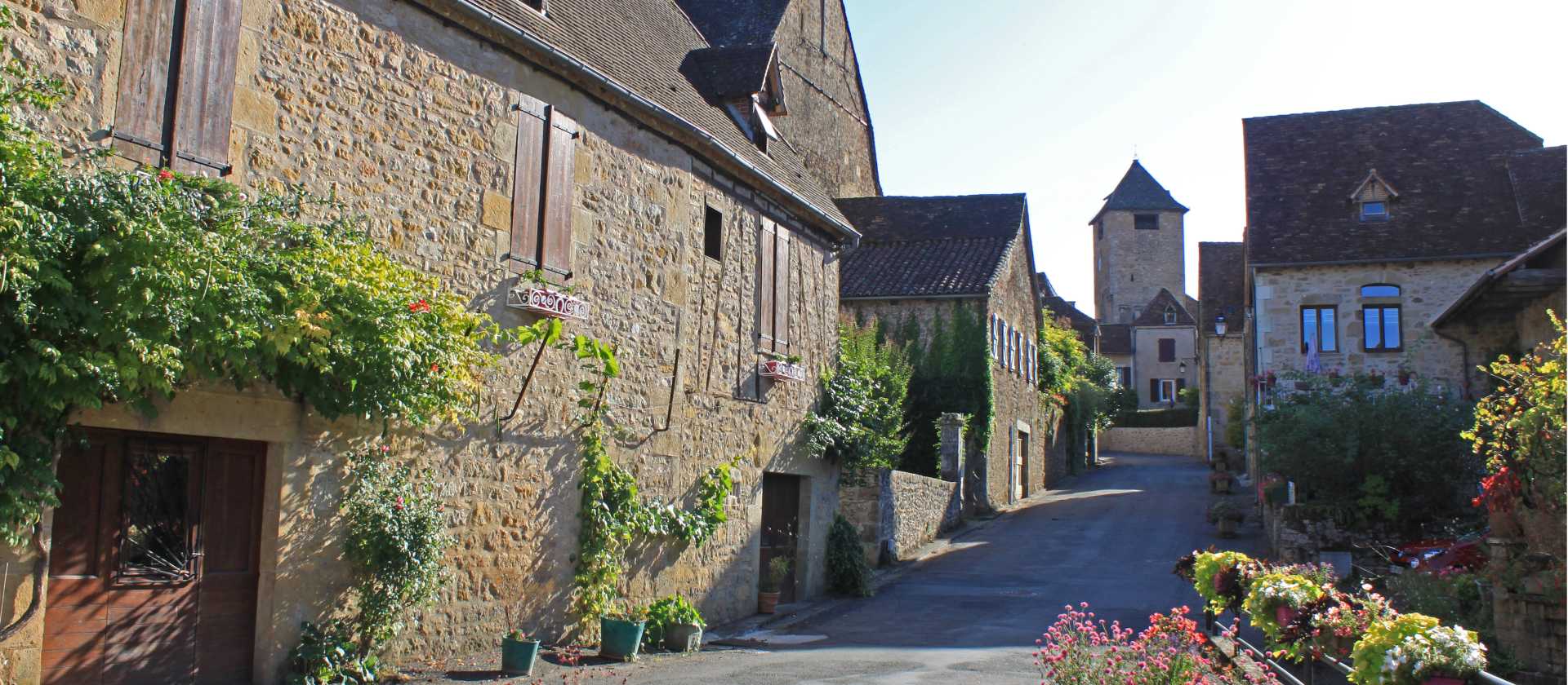 Street view in the village of Carennac | Nathalie Thomson