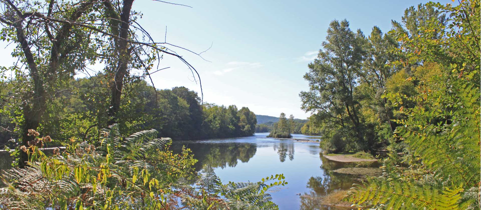 Sights of the serene Dordogne River on our walking holiday in France | Nathalie Thomson