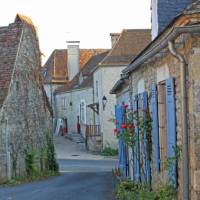 Walk through Perigord village streets | Nathalie Thomson