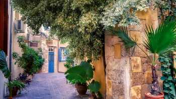 Discover the ancient streets of Chania, Crete