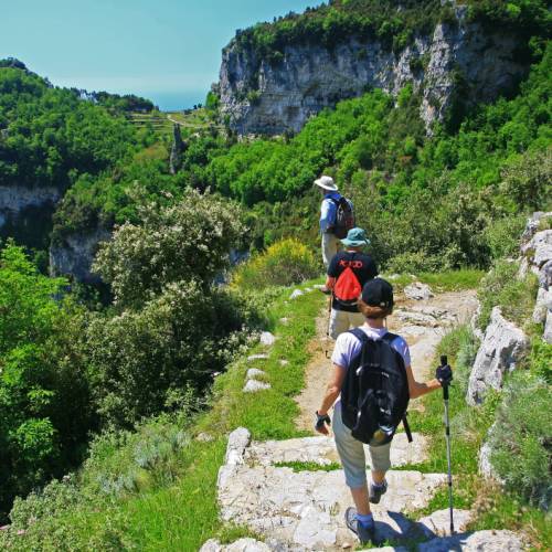 walking tour umbria italy