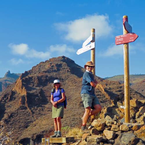 Walkers above Barranco Revolcardero