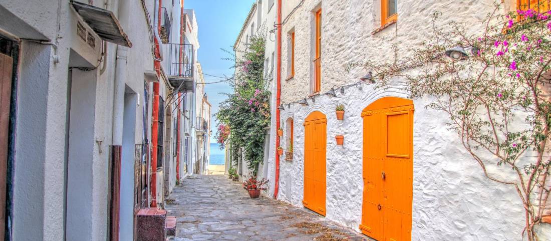Walking the charming old streets of Cadaques |  <i>Jaime Elfrances</i>