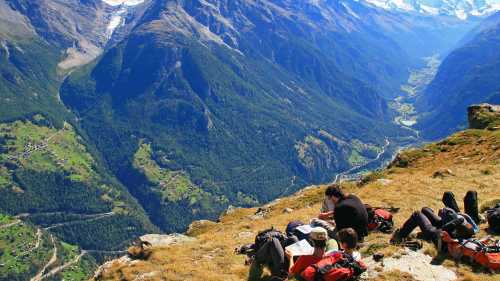 Rest stop at Twara above the Mittertal Valley | John Millen