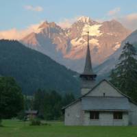 Kandersteg chapel towards the Blüemlisalphorn | John Millen