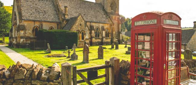Iconic telephone box in the Cotswolds | Tim Charody