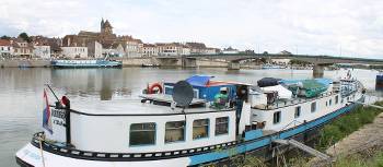 The barge on our Burgundy Bike & Barge | Jaclyn Lofts