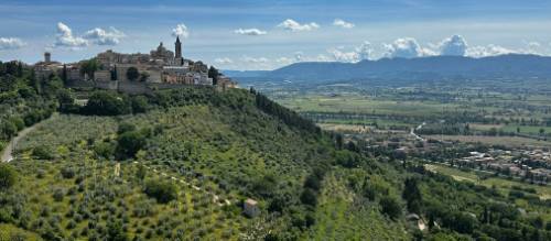 Spectacular views on the St Francis Way | Katharine McLennan